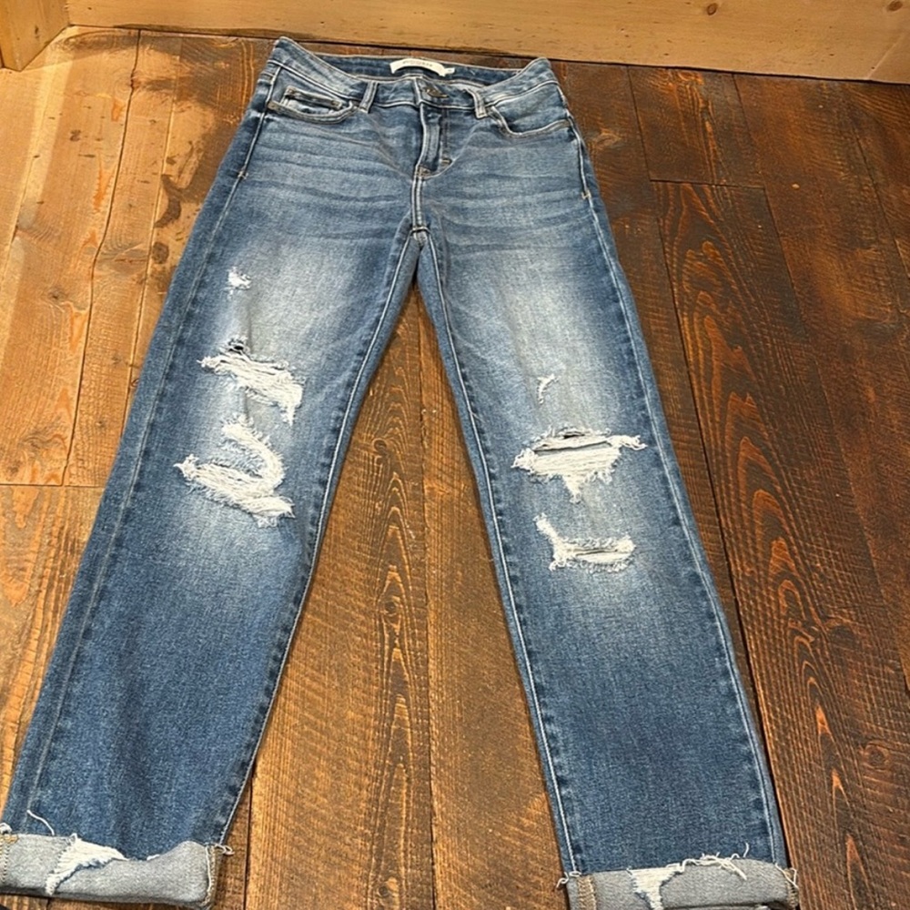 Hidden mom jeans size 24. Super cute just too small for me